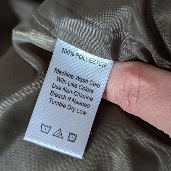 Legendary Whitetails Puffer Vest - Picture 7 of 7